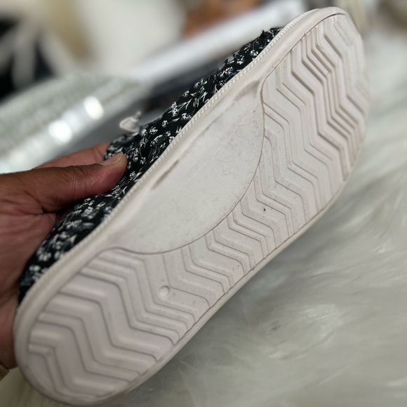 TORRID Riley Ruched Sneaker WW~NWT - Picture 9 of 13